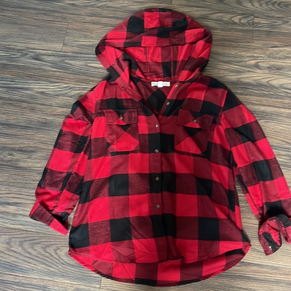 Black and Red Buffalo Plaid Hooded Button Down Shirt - Picture 4 of 4